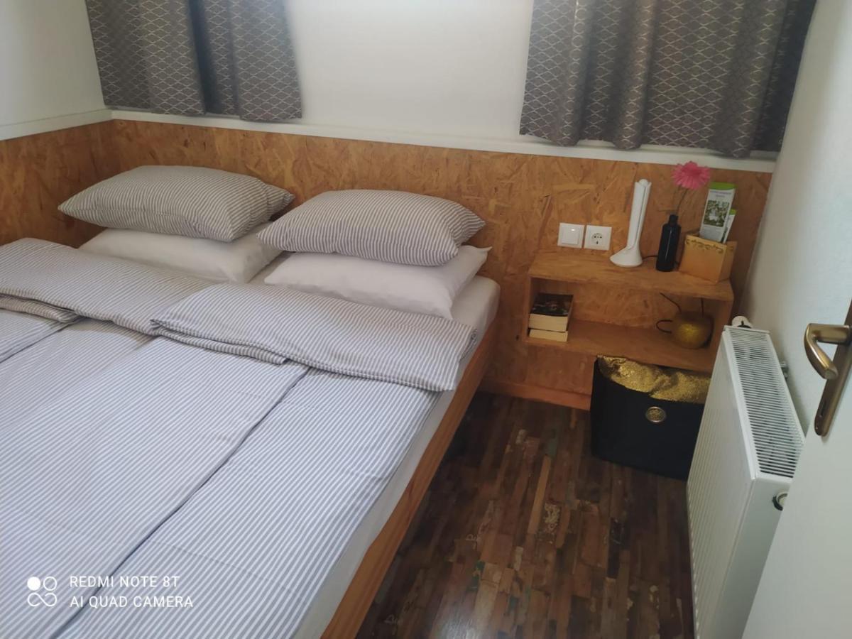 Studio Apartman Gradna Samobor Exterior foto
